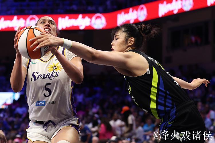 飞翼官方:李月汝因左膝前交叉韧带扭伤赛季报销 飞翼官方:李月汝因左膝前交叉韧带扭伤赛季报销